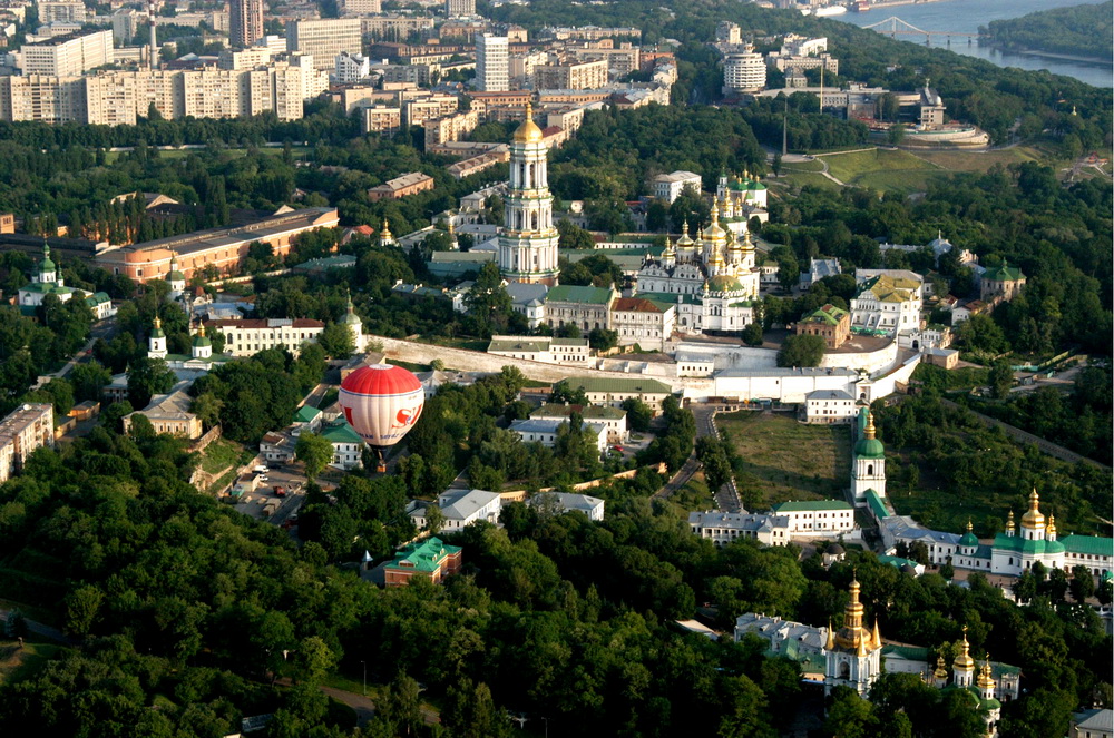 files/Ukraine/Ukraine/Where/Kyiv/ArticleImages_1212_lavra.jpg